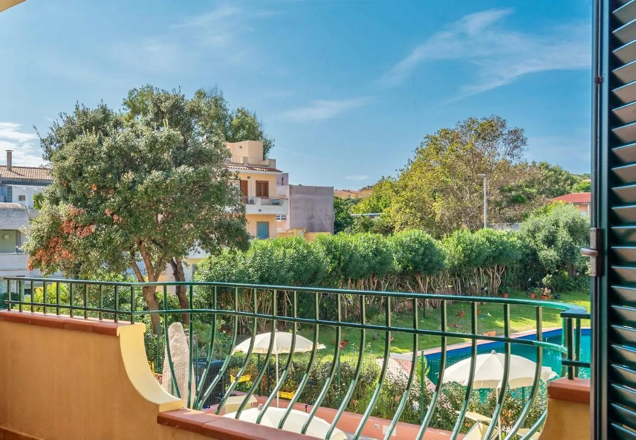 Residence Con Piscina A Santa Teresa Di Gallura Italy